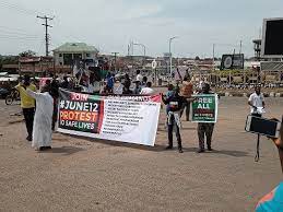 [BREAKING] #June12: Low turn out as Sowore’s supporters commence “Buhari Must Go” protest