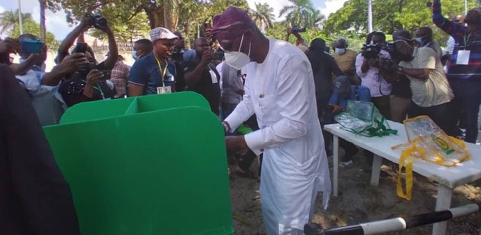 LG Elections: Sanwo-Olu, wife, cast votes at Ikoyi unit