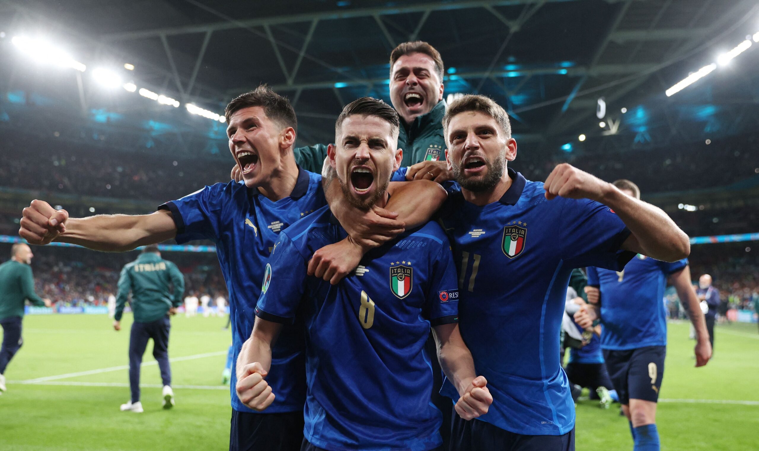 Italy advance to Euro 2020 final after shootout win over Spain 