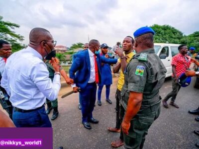 Gov Sanwo-Olu arrests robbers in rush hour traffic 