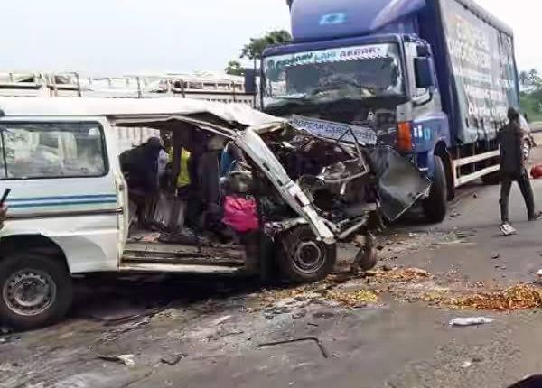 Lagos-Ibadan expressway crash: Death toll now 13