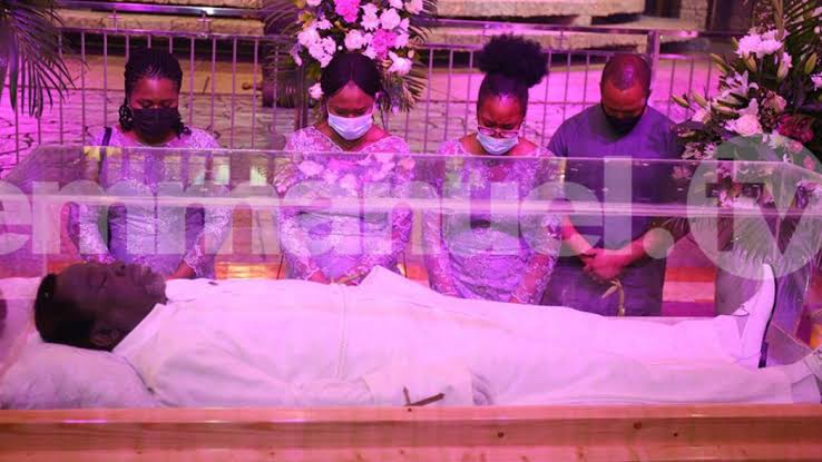 Akeredolu, Ooni’s wife, others attend TB Joshua’s interment service