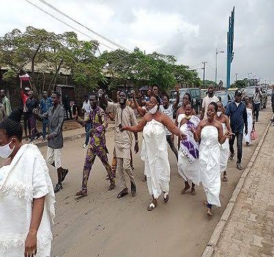 BREAKING: Protests turn rowdy as Yoruba traditionalists storm venue