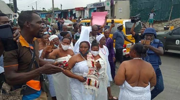 UPDATE: Shots fired as Police disperse Yoruba nation agitators in Lagos