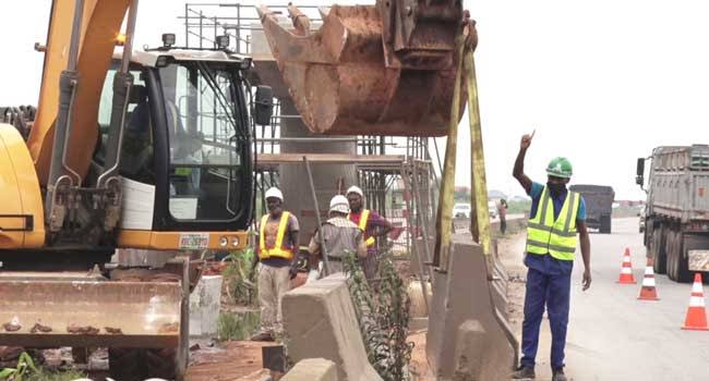 FG Shuts Section Of Lagos-Sagamu Expressway