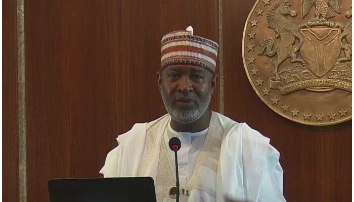 Airlines must refund 100% airfares to passengers after two-hour delay –FG