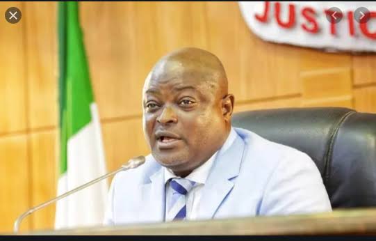 BREAKING: Lagos Assembly adopts report to stop houses for ex-governors, others