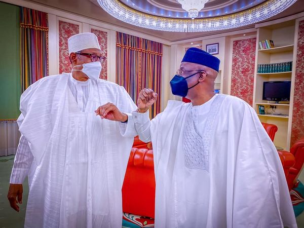 BREAKING: Buhari meets Tunde Bakare in Aso Villa
