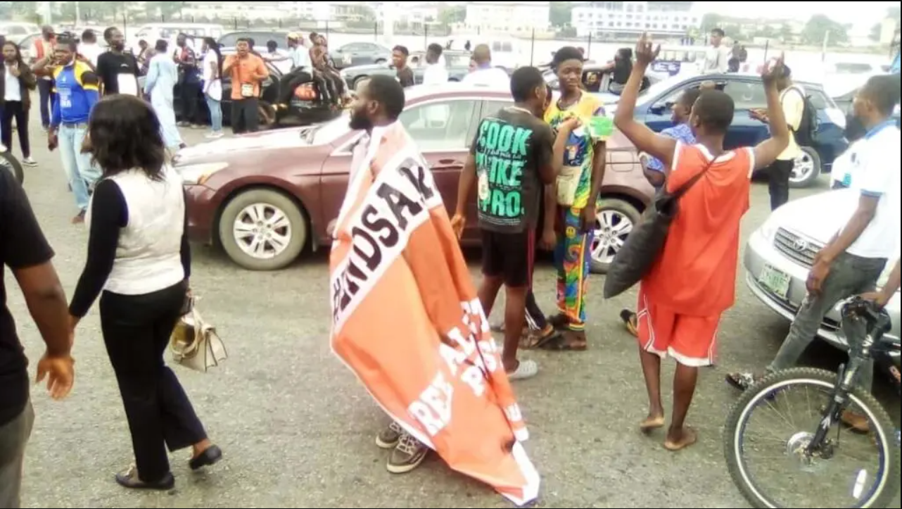 #EndSARS: Sunday Igboho followers joins protest in Oyo