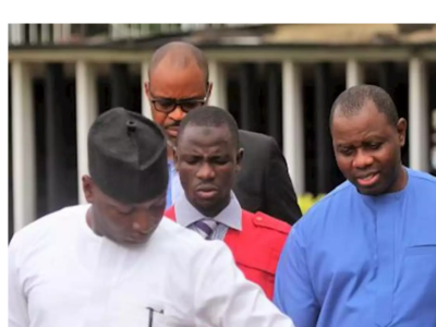 N3.5bn Paris Club Loan: Court strikes out charges against Saraki’s aides