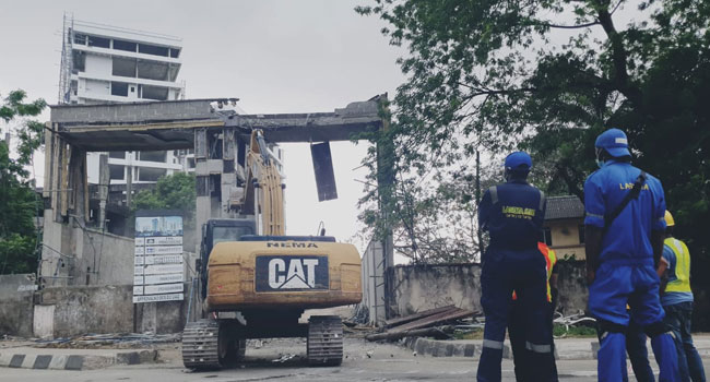 Lagos Govt commences ‘controlled demolition’ on site of Ikoyi building collapse