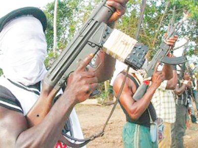 #AnambraDecides2021: Gunmen snatch ballot boxes in Onitsha