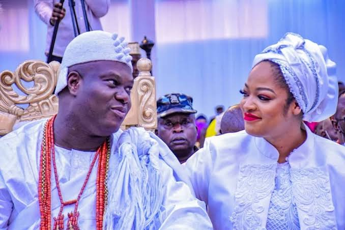 JUST IN: Queen Silekunola announces divorce from Ooni of Ife