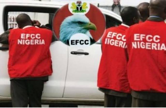 Alleged N13bn Arms Fraud: EFCC files charge against ex-Army chief, Minimah, 2 generals