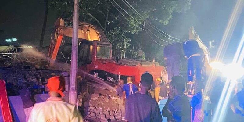 Workers trapped as building collapses in Lagos