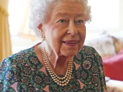 Queen Elizabeth tests positive for COVID-19, says palace