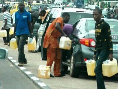 Kaduna residents groan as black marketers sell petrol at N1,000/litre