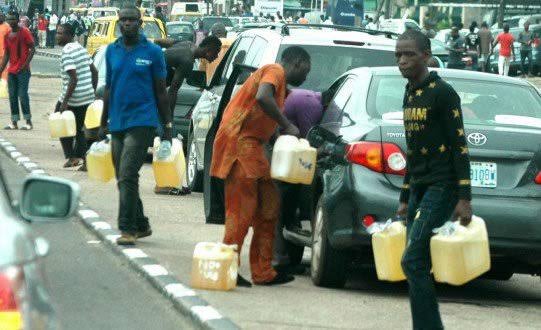 Kaduna residents groan as black marketers sell petrol at N1,000/litre