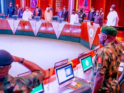 Insecurity: President Buhari meets service chiefs, ministers in Abuja