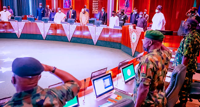 Insecurity: President Buhari meets service chiefs, ministers in Abuja