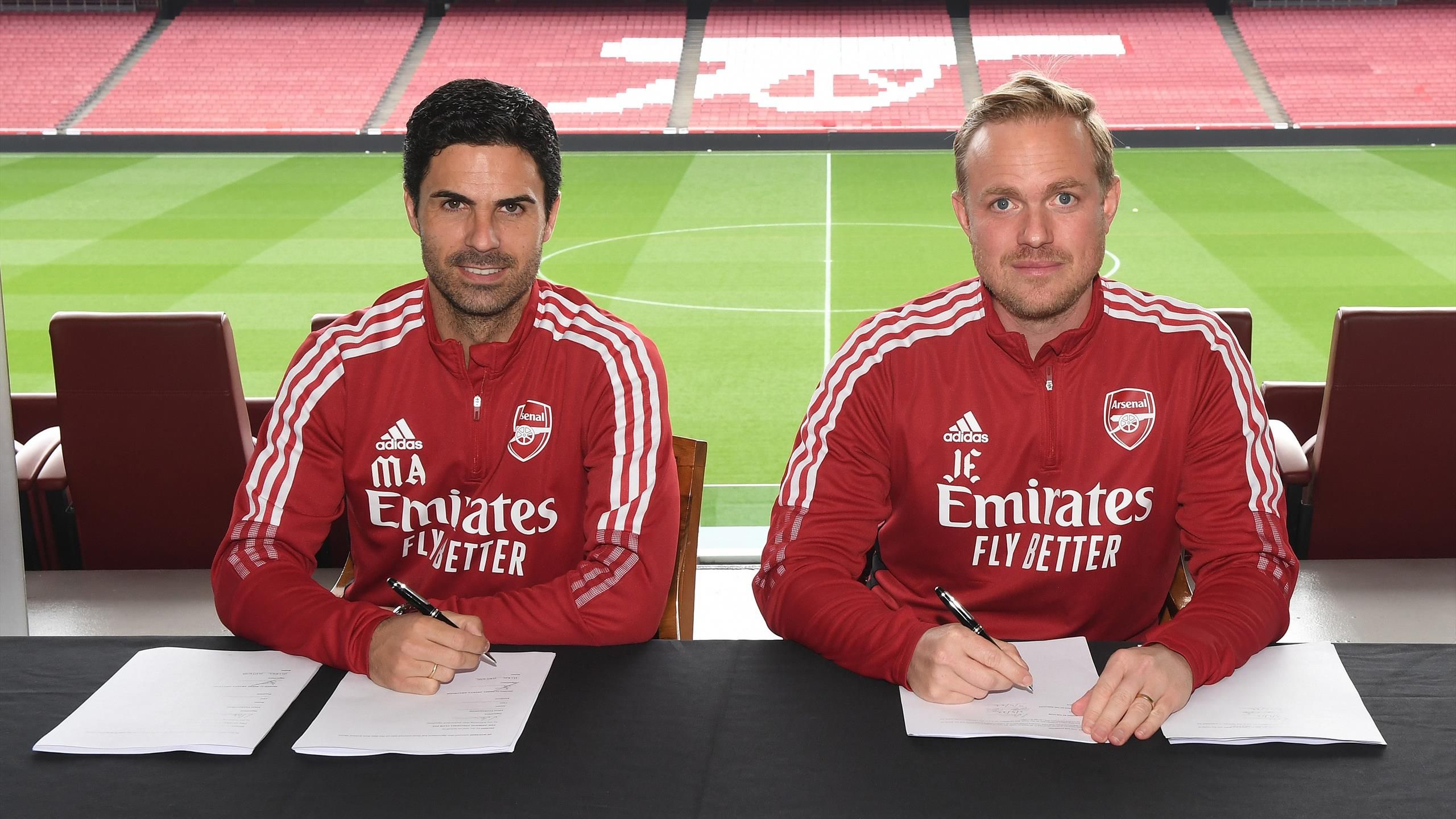 Mikel Arteta signs new Arsenal contract