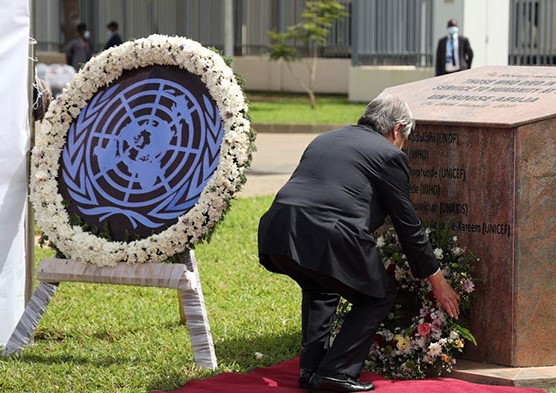 PICTORIAL: UN Secretary-General lays wreath to honour victims of UN House bombing