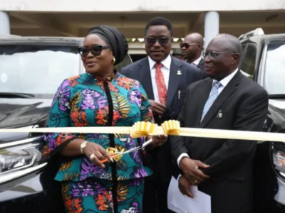 Oyo Governor, Makinde gifts 7 vehicles to judges