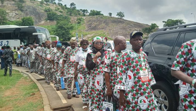 BREAKING: Panic as EFCC operatives storm PDP presidential primary