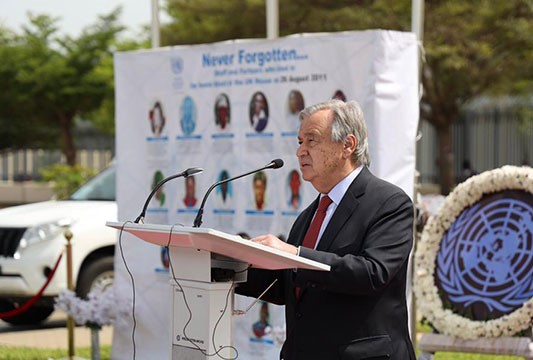PICTORIAL: UN Secretary-General lays wreath to honour victims of UN House bombing