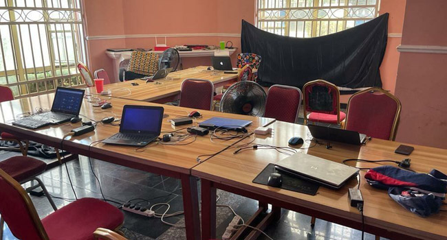EFCC nabs ‘yahoo-yahoo’ academy owner, 16 ‘trainees’ in Abuja