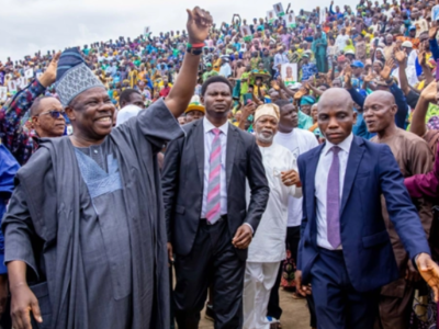 Amosun receives rousing welcome, rallies support for Tinubu in Ogun