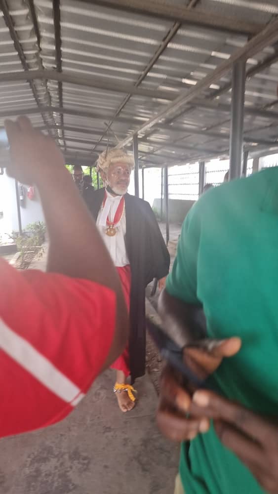 Lawyer again dresses like ‘juju priest’ to attend proceedings at court