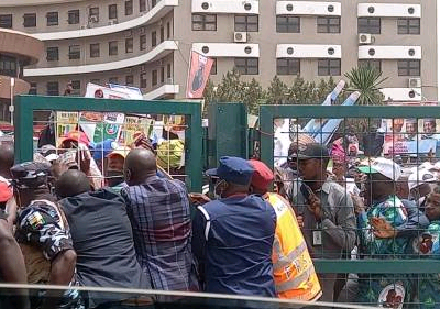 Security forces fire teargas to disperse journalists accredited for APC presidential convention