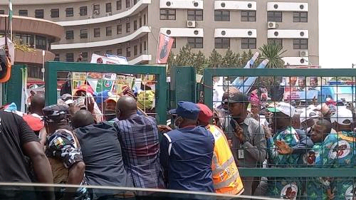 Security forces fire teargas to disperse journalists accredited for APC presidential convention