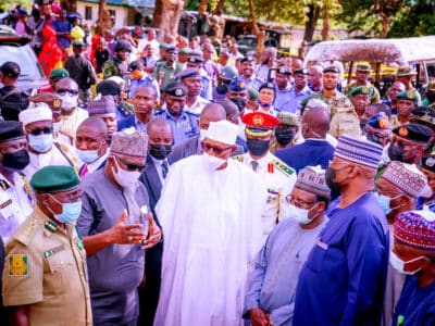 The President was also informed that the security forces have recaptured 350 of the escapees while about 450 others were still unaccounted for, and that rapid work was underway to recapture them.