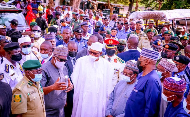 The President was also informed that the security forces have recaptured 350 of the escapees while about 450 others were still unaccounted for, and that rapid work was underway to recapture them.