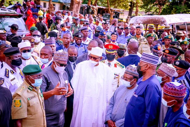 The President was also informed that the security forces have recaptured 350 of the escapees while about 450 others were still unaccounted for, and that rapid work was underway to recapture them.