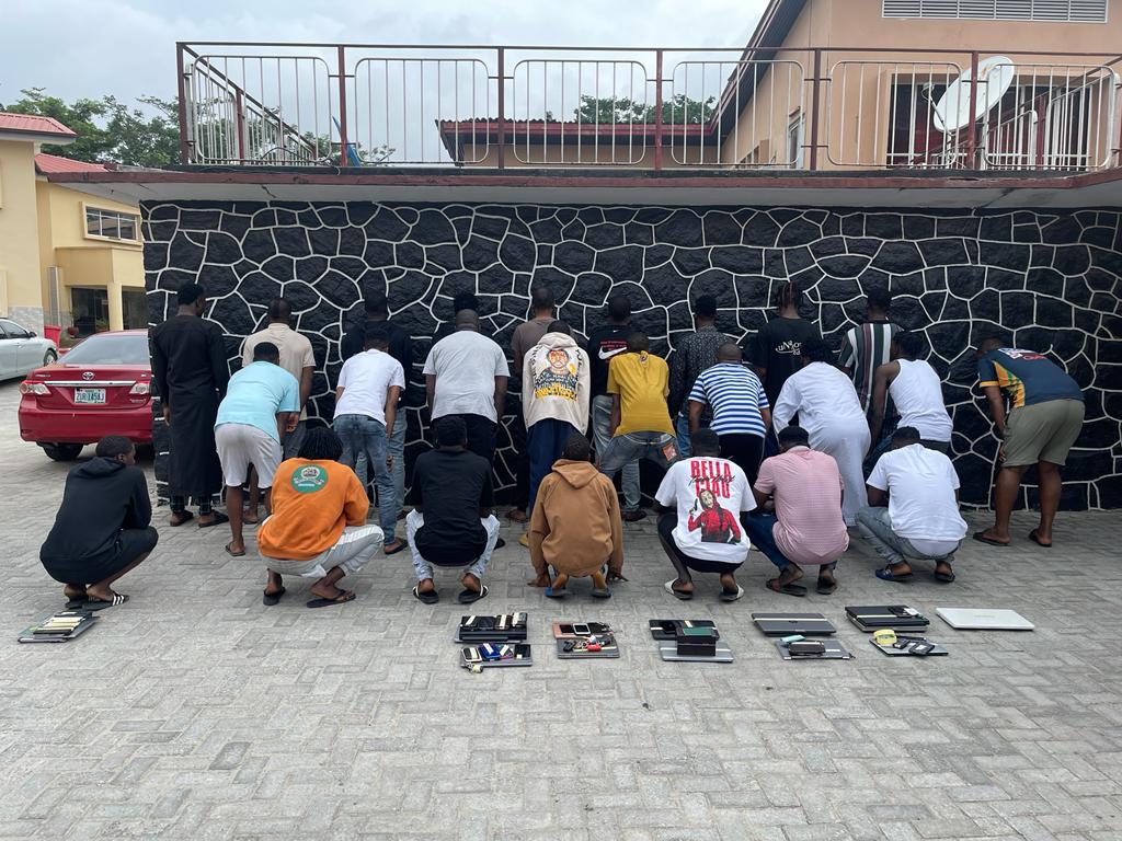 EFCC arrests brothers, 23 others for alleged internet fraud in Lagos