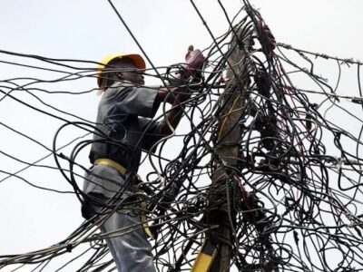 JUST IN: Electricity workers agree to suspend strike, restore power