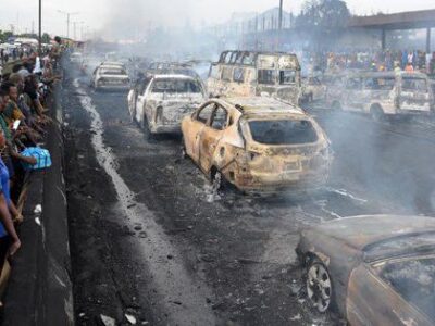 Nineteen persons burnt to death in Abuja auto crash