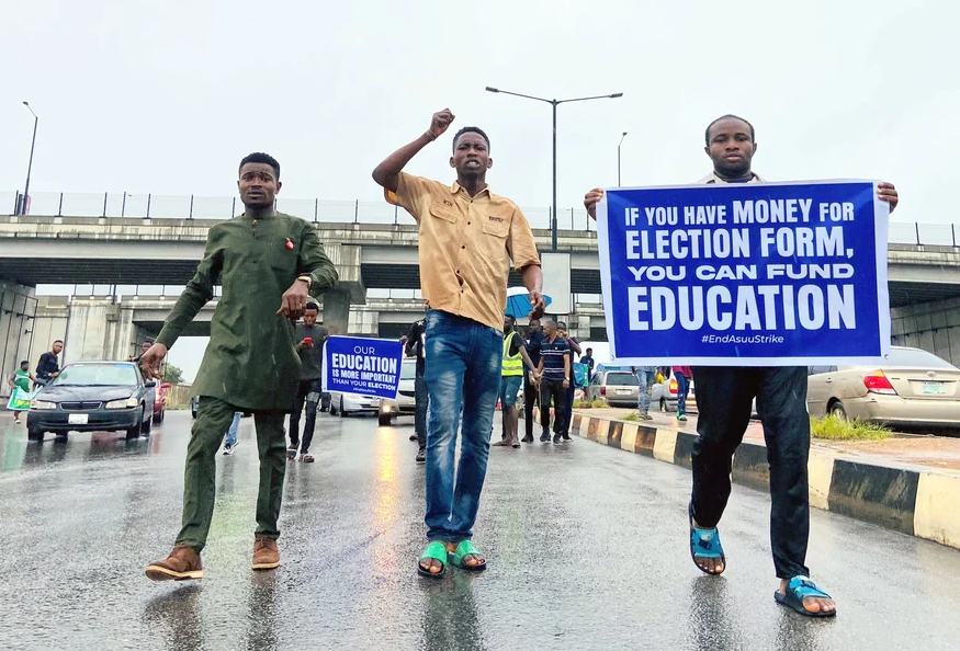 ASUU: Flights affected in Lagos as aggrieved students continue protest