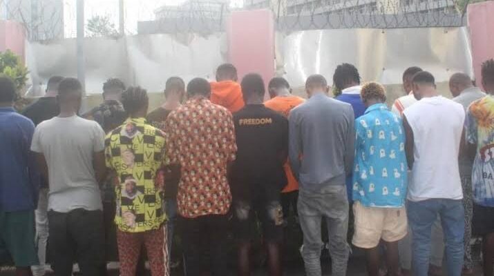 EFCC arrests 17 suspected internet fraudsters in Benin City