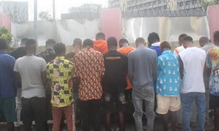 EFCC arrests 17 suspected internet fraudsters in Benin City