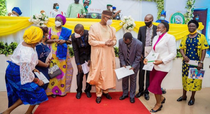 Teacher's Day: Gov. Abiodun rewards teachers with houses, cash