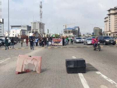 Nigerians Hold #EndSARSMemorial Procession At Lekki