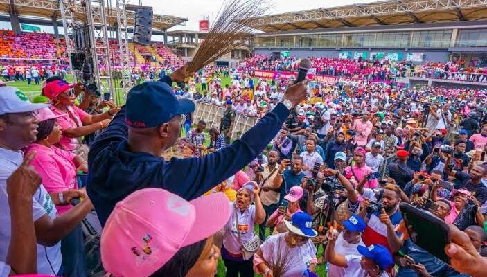 Sanwo-Olu leads as APC women hold rally to support Tinubu