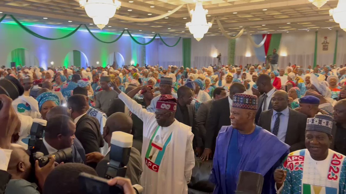 2023: Tinubu present as APC sets up women presidential campaign team
