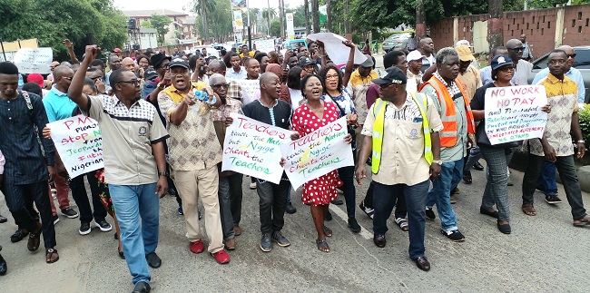 ASUU begins protest against ‘no work, no pay policy