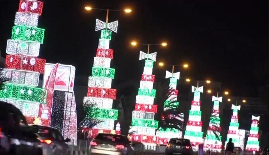 Zenith Bank heralds the yuletide season with Ajose Adeogun street Christmas light-up