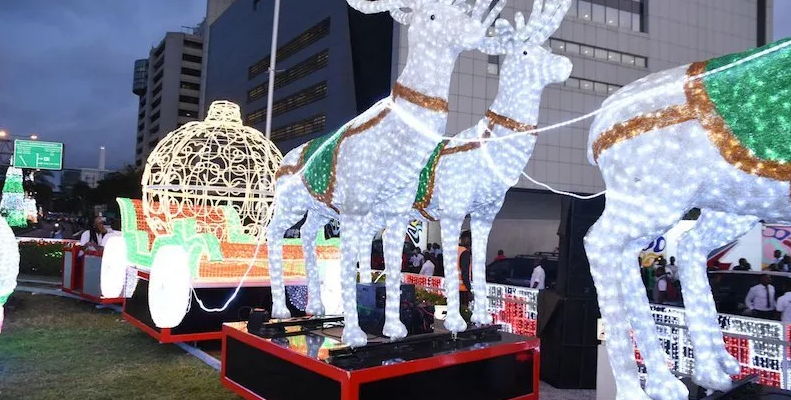 Zenith Bank heralds the yuletide season with Ajose Adeogun street Christmas light-up